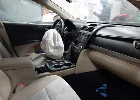 2012 Toyota Camry Le z USA, uszkodzony, nr VIN 4T4BF1FK3CR166839